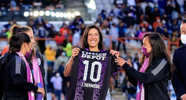 Jenni Hermoso pone distancia: ya está en México para retomar su vida deportiva