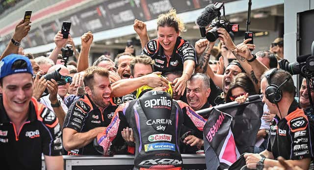 Aleix Espargaró, un ex de Ferrari F1 y la idea de grupo: las claves del éxito de Aprilia