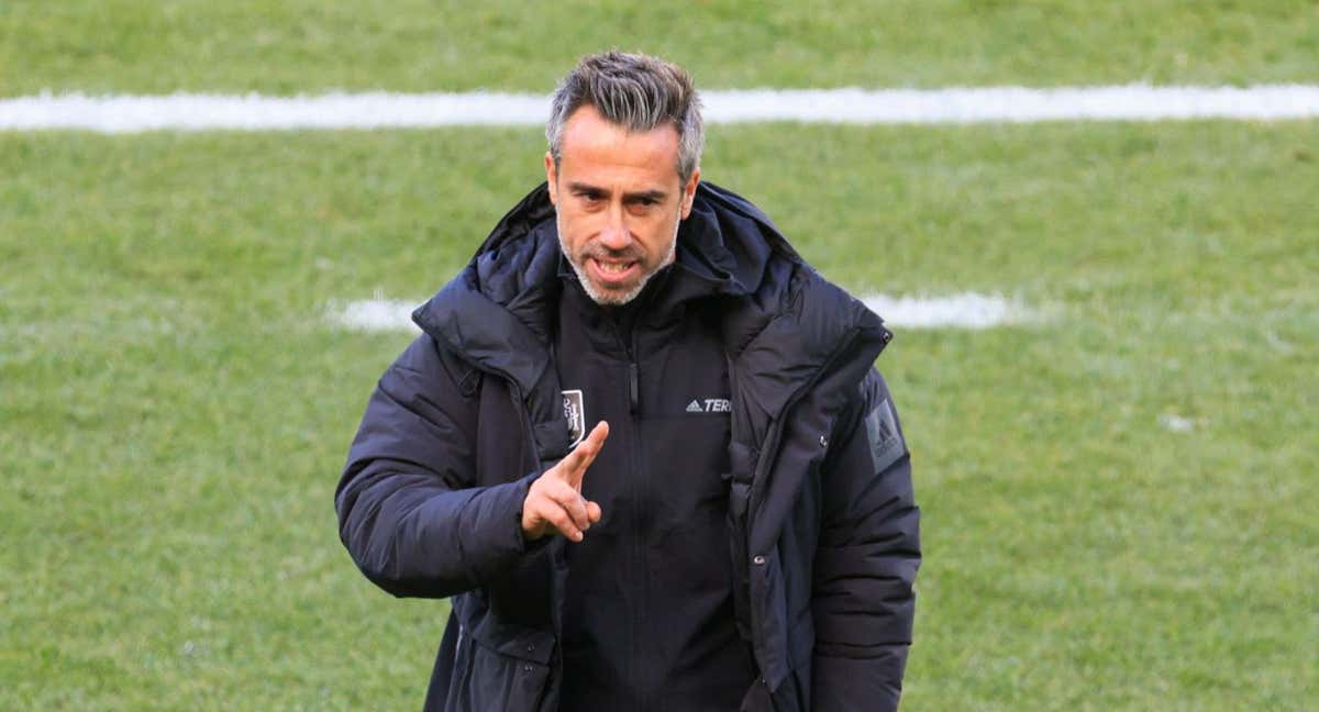 Jorge Vilda, en un partido con la Selección. /