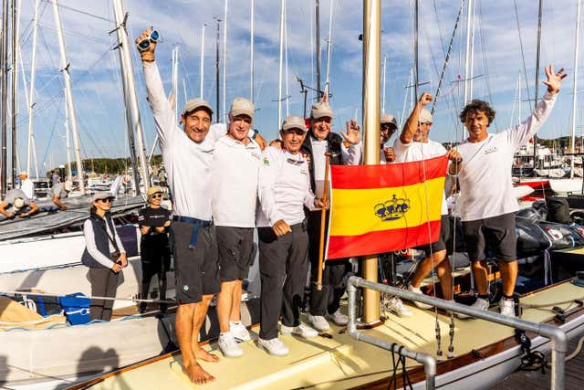 El Bribón gana su tercer Mundial con el rey emérito en la auxiliar