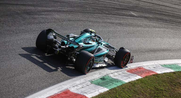 Fernando Alonso, al volante del Aston Martin AMR23 durante el GP de Italia 2023 de F1.
