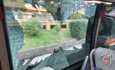 El autobús del Sporting, apedreado a su entrada a Oviedo