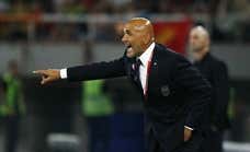 Ni Spalletti levanta a una Italia que se complica la clasificación
