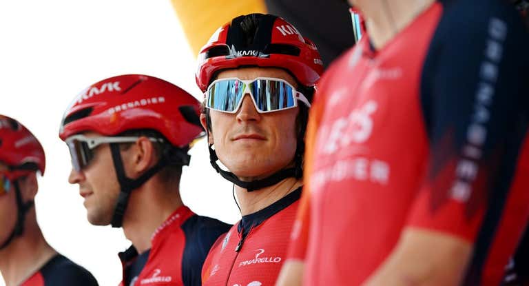 Geraint Thomas junto a varios compañeros del equipo Ineos-Grenadiers.