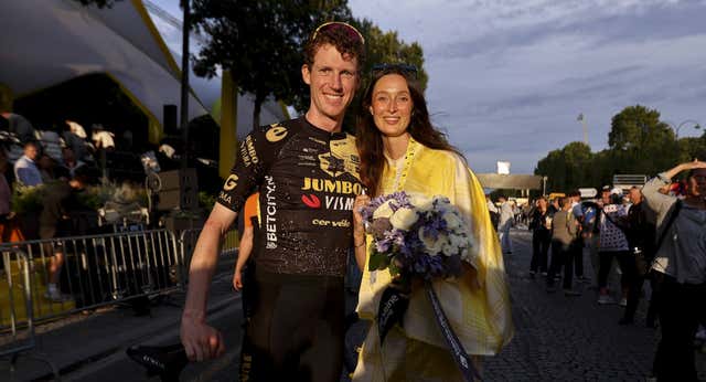 Nathan Van Hooydonck, ciclista del Jumbo, despierto y fuera de peligro tras su accidente de coche