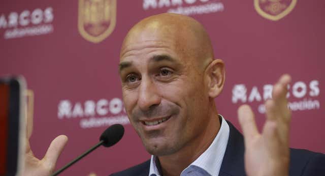 El juez cita a Rubiales a declarar por el beso a Jenni Hermoso el viernes, día de la convocatoria de la Selección femenina