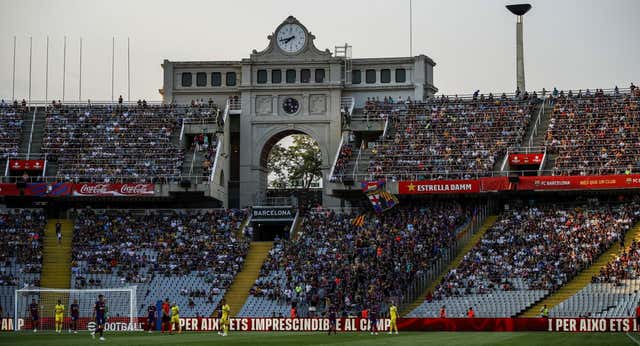 La grada de animación del Barça se queda en la mitad: «Se valora más el dinero del turista»