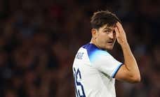 Memes, goles en propia puerta y canciones sobre la cabeza de Harry Maguire: «Nunca he visto que se trate igual a un jugador»