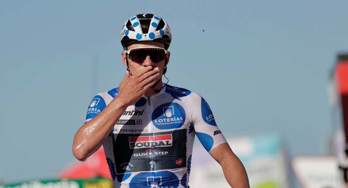 Remco Evenepoel, ganador en La Cruz de Linares. /EFE / MANUEL BRUQUE