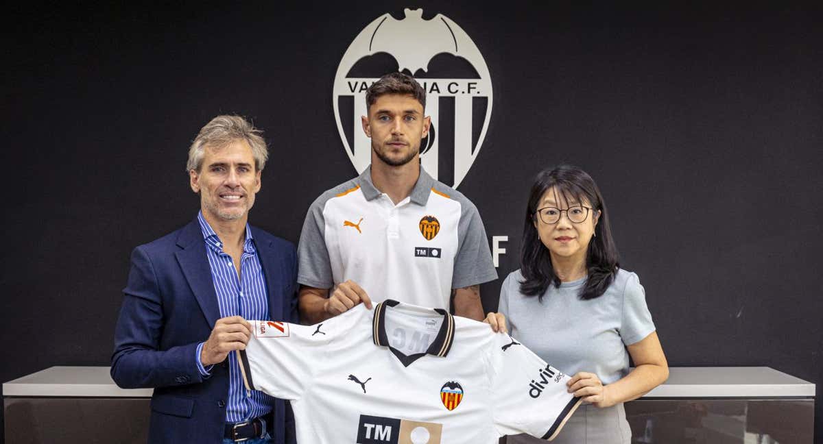 Yaremchuk, Corona y Lay Hoon /Valencia CF