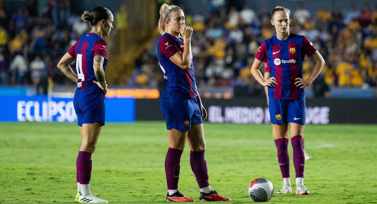 Mapi, Alexia y Hansen durante un partido de pretemporada.
