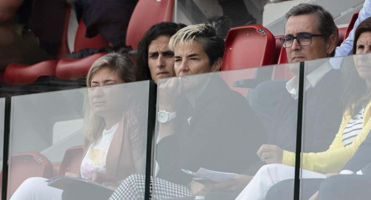 Montse Tomé, en el palco del Atlético - Athletic.