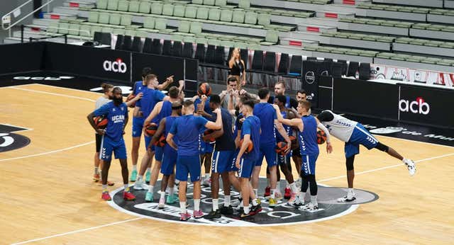 Un duelo de versiones contrapuestas entre UCAM y Unicaja por el último billete a la final