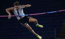 Duplantis vuelve a hacer historia y bate su propio récord del mundo