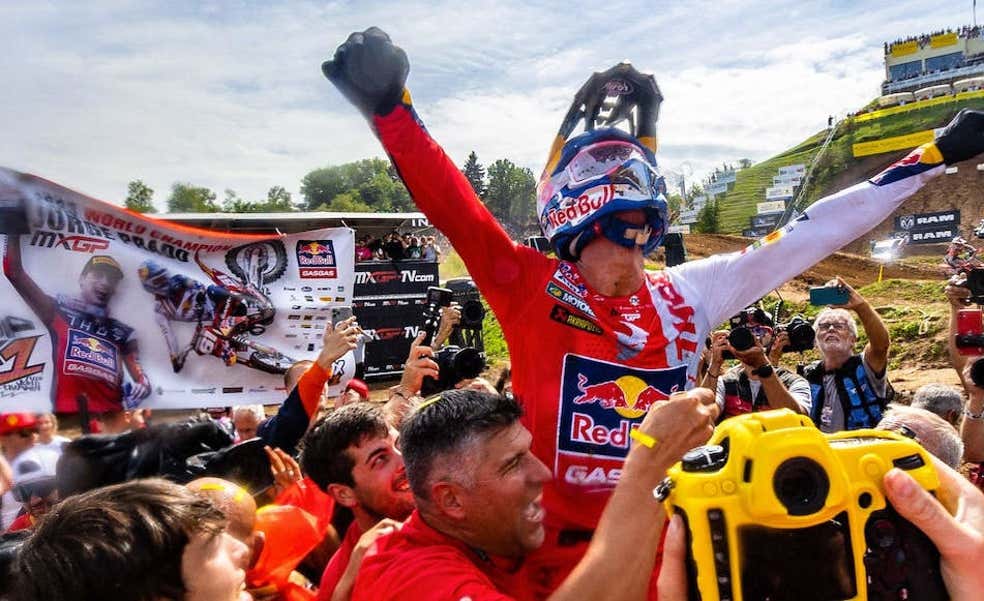 Jorge Prado da a España la última corona que le faltaba en el mundo del motor