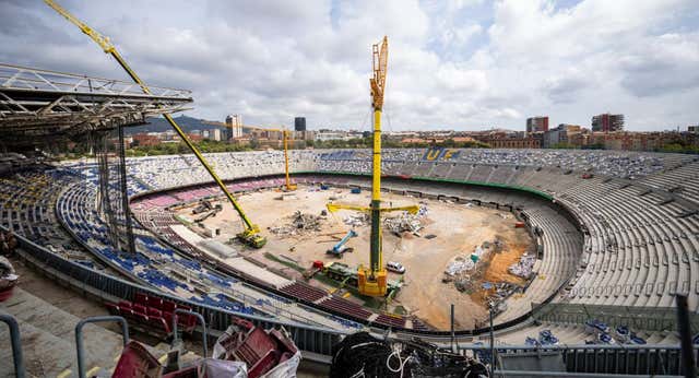 Las obras del Camp Nou le cuestan dos multas al Barcelona