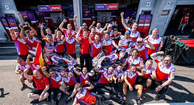 ¿Se puede ganar el título de MotoGP con un equipo satélite?: «Hace 10 años, no tenías nada que hacer; ahora casi todas las motos son iguales»
