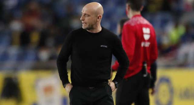 El Cartagena ficha a Julián Calero, el técnico viral que no cree «en los vocablos raros»… ¡y que ahora entrenará a su hijo!