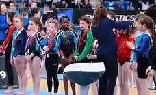 Simone Biles se suma al revuelo por el vídeo de una humillación racista a una niña gimnasta
