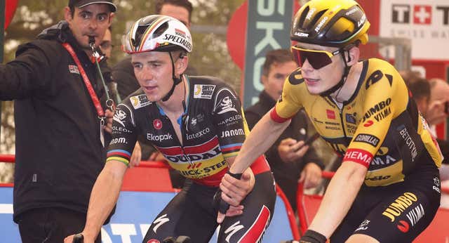 Otro granito de arena que alimenta la fusión que pondría patas arriba el ciclismo mundial