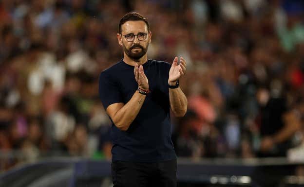 Bordalás aplaudiendo a sus jugadores  GETTY IMAGES