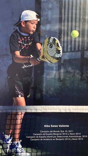 Kike Salas y su currículum como jugador de pádel. VS