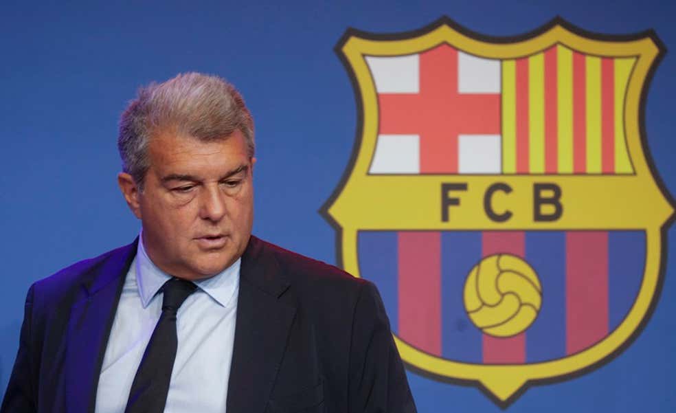 Otro revés para el Barça en el 'caso Negreira': imputado por cohecho y al borde del banquillo