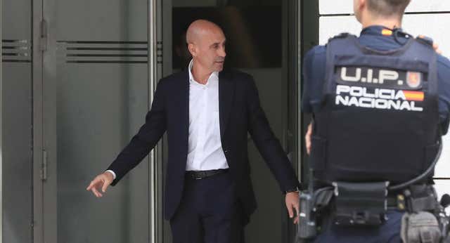 El juez llama a Luis de La Fuente: estuvo presente en la declaración de la jefa de prensa en Integridad
