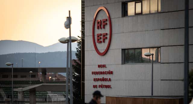 Hoy entra en vigor el nuevo reglamento para agentes: el mercado de invierno, una incógnita para los suspendidos