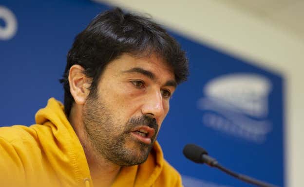 Miguel Llorente, en su última rueda de prensa con el Dépor.  DEPORTIVO