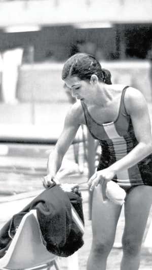 La nadadora española María Paz Corominas, durante los entrenamientos en la villa olímpica de México 1968.