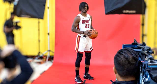 Un peinado EMO, una multa por rebeldía y el nuevo Dream Team, así arranca el curso en la NBA