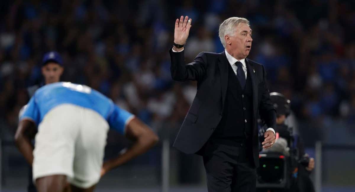 Carlo Ancelotti, en el Nápoles-Real Madrid de la segunda jornada de la Champions. /GETTY