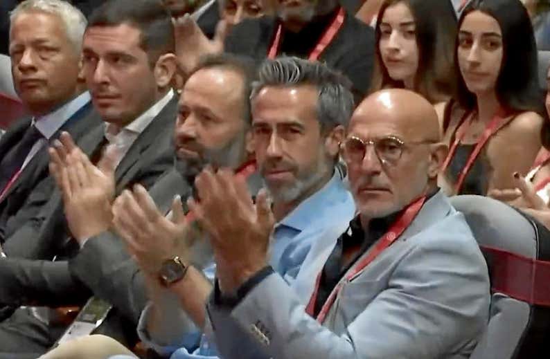 Rubiales orquestó la escena de los aplausos: «Llegó de arriba la orden de enfocar mucho al público»
