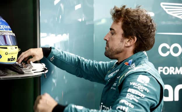 Fernando Alonso, durante el viernes del GP de Catar.  Aston Martin