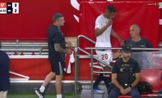 Fernando le niega el saludo a Mendilibar al ser cambiado en la primera parte