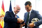 Gianni Infantino y el Mundial 2030: de ser becario en LaLiga tres meses a los escupitajos en Argentina