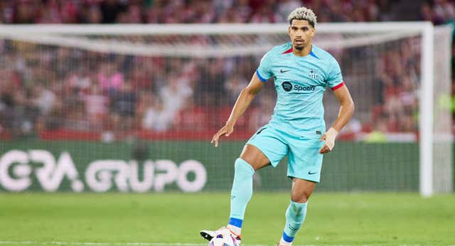 El Barça activa todas las alarmas ante el virus FIFA… con Araujo en el radar