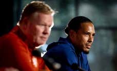 El cara a cara entre Van Dijk y un periodista por el calendario que duró un minuto y medio: “¿Te bajarías el sueldo un 10%?”