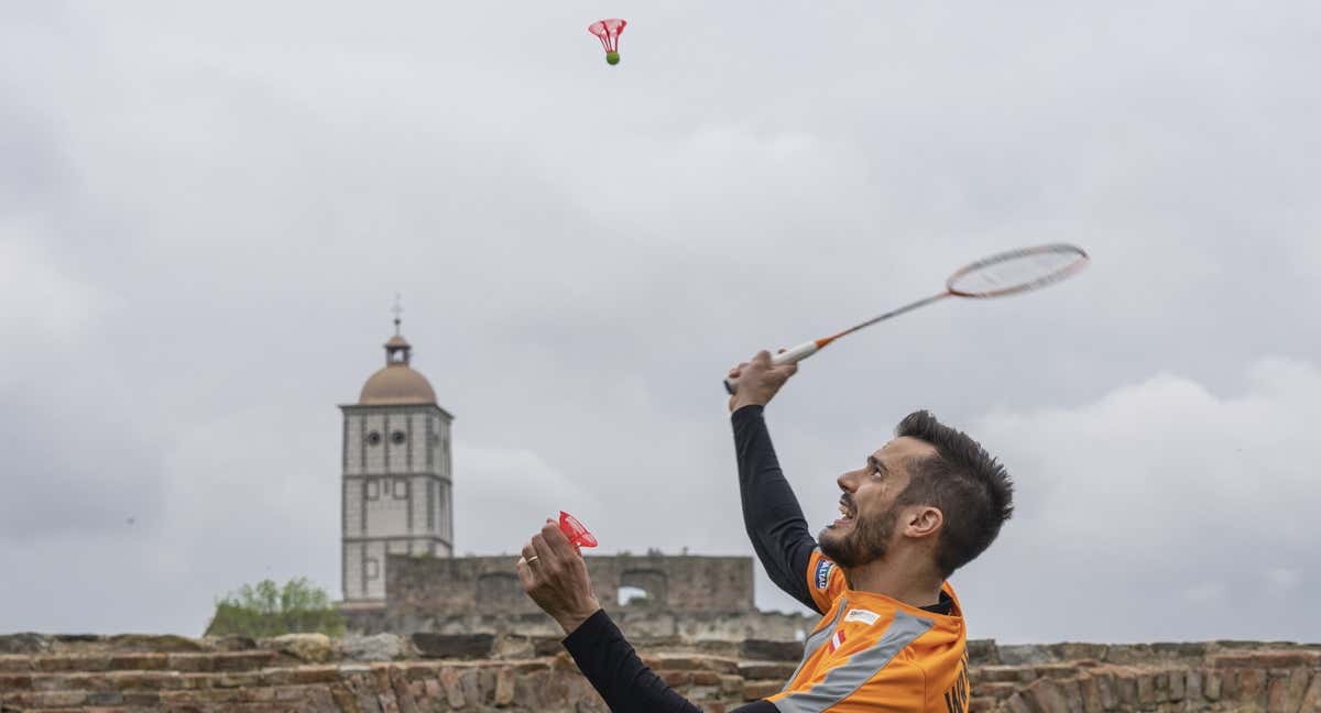Qué es el AirBadminton