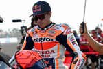 El hermetismo de Marc Márquez tras una nueva caída y su regreso a la 'filosofía de la resignación'