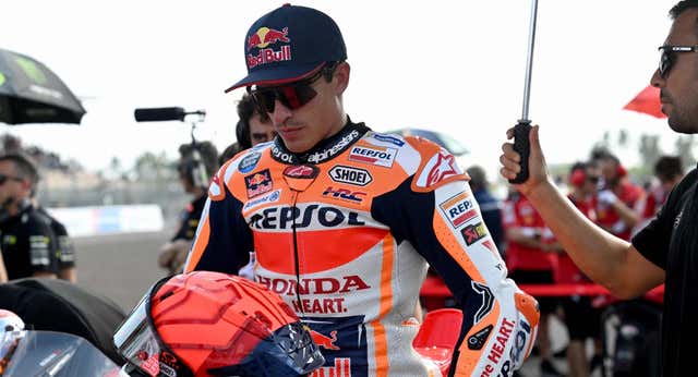 El hermetismo de Marc Márquez tras una nueva caída y su regreso a la ‘filosofía de la resignación’