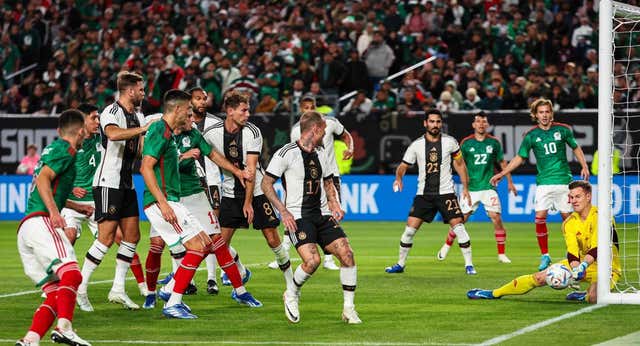 Xavi respira tranquilo: los internacionales vuelven sanos y salvos