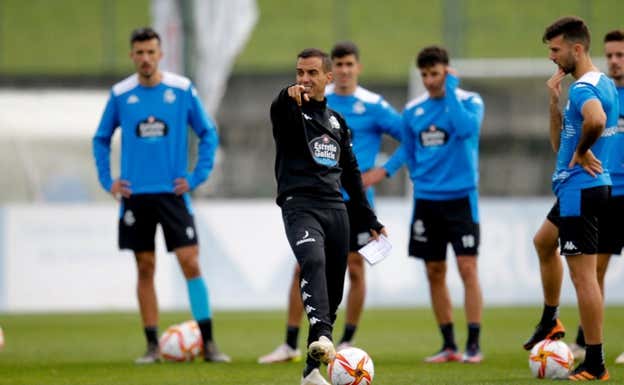 Borja, en su etapa como entrenador del Deportivo.  ARCHIVO