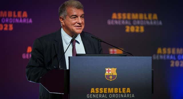 Asamblea superada y dardo de Laporta al madridismo sociológico: «Dicen que pagamos a árbitros y no tienen pruebas»