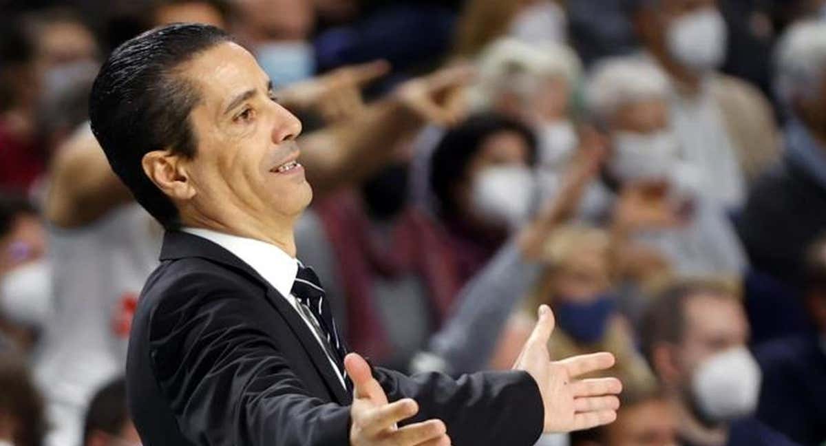 Ioannis Sfairopoulos, durante un partido./EFE