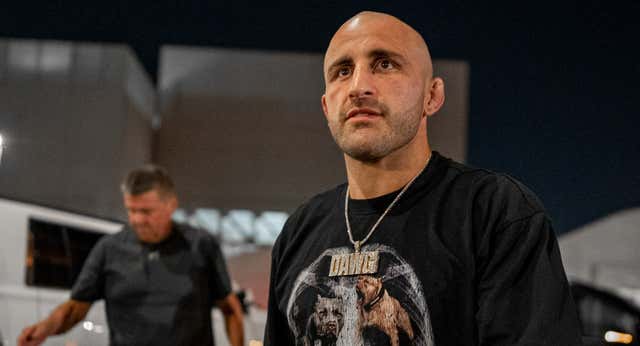 La recuperación de Volkanovski del KO del UFC 294 marcará el futuro de Ilia Topuria