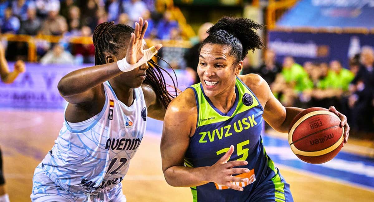 Alyssa Thomas penetra en el partido ante Perfumerías Avenida la pasada temporada.
