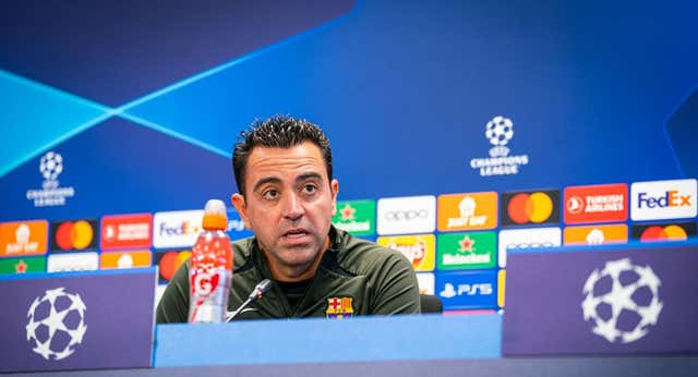 Xavi le da la razón a Ancelotti: «Si hablamos de los árbitros, te sancionan»