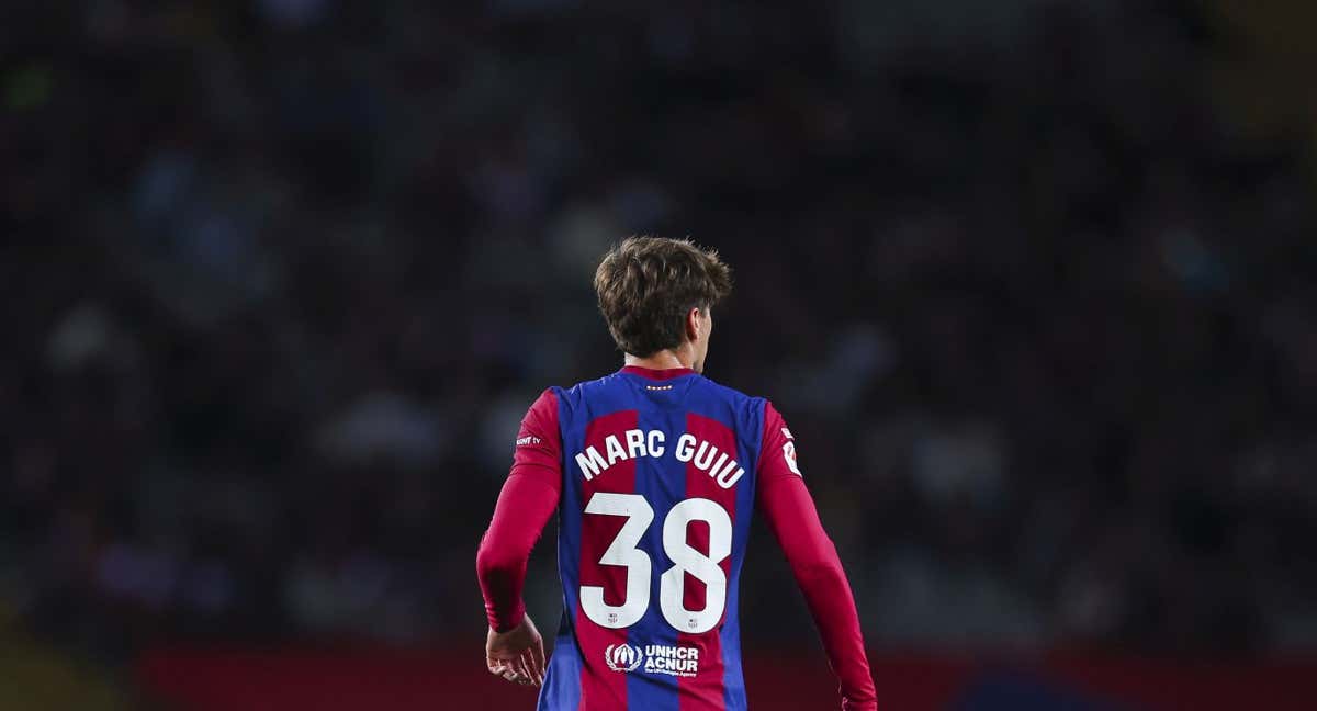 Marc Guiu en su debut con el FC Barcelona.